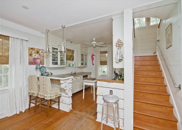 Mermaid Mainor Kitchen and stairs