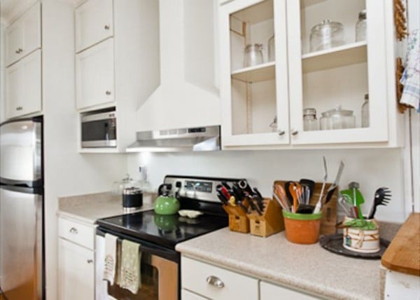 Kitchen has all the appliances you will need